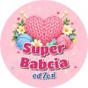 Wzór: Przypinka Super Babcia z Włóczką – napis Super Babcia i pole od kogo na pastelowej grafice