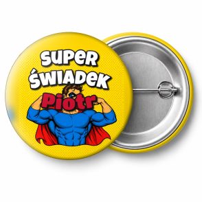 Przypinka Super Świadek z Imieniem Komiksowy Superbohater: przypinka na wieczór kawalerski z napisem Super Świadek oraz polem imię (np. Piotr) – przód i aluminiowy tył z agrafką