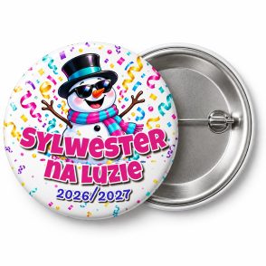 Przypinka Sylwester Bałwan na Luzie: przypinka na Sylwestra z napisem Sylwester na luzie oraz polem rok (np. 2026/2027) – przód i aluminiowy tył z agrafką