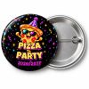 Przypinka Sylwester Pizza Party: przypinka na Sylwestra z napisem Pizza Party oraz polem rok (np. 2026/2027) – przód i aluminiowy tył z agrafką
