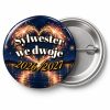 Przypinka Sylwester Serce z Fajerwerków: przypinka na Sylwestra z napisem Sylwester we dwoje oraz polem rok (np. 2026/2027) – przód i aluminiowy tył z agrafką