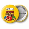 Przypinka Team Groom Kumple w Okularach: przypinka na wieczór kawalerski z napisem Team Groom – przód i aluminiowy tył z agrafką