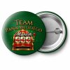 Przypinka Team Pana Młodego z Imieniem Jednoręki Bandyta: przypinka na wieczór kawalerski z napisem Team Pana Młodego oraz polem imię pana młodego (np. Marcin) – przód i aluminiowy tył z agrafką