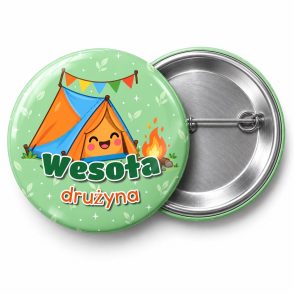 Przypinka Wesoła Drużyna: przypinka na Dzień Myśli Braterskiej z napisem Wesoła drużyna – przód i aluminiowy tył z agrafką