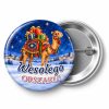 Przypinka Wesołego Orszaku: przypinka na Orszak Trzech Króli z napisem Wesołego orszaku! – przód i aluminiowy tył z agrafką