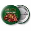 Przypinka Wieczór Kawalerski Ruletka i Kości: przypinka na wieczór kawalerski z napisem Wieczór kawalerski – przód i aluminiowy tył z agrafką