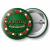 Przypinka Wieczór Kawalerski Wieniec Żetonów: przypinka na wieczór kawalerski z napisem Wieczór kawalerski – przód i aluminiowy tył z agrafką