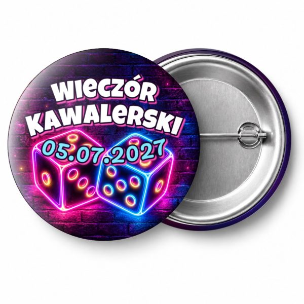 Przypinka Wieczór Kawalerski z Datą Neonowe Kości: przypinka na wieczór kawalerski z napisem Wieczór Kawalerski oraz polem data (np. 05.07.2027) – przód i aluminiowy tył z agrafką