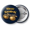Przypinka Wieczór Kawalerski z Datą Spinki do Mankietów: przypinka na wieczór kawalerski z napisem Wieczór Kawalerski oraz polem data (np. 12.09.2027) – przód i aluminiowy tył z agrafką