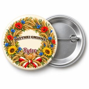 Przypinka Wieniec Dożynkowy: kolorowa przypinka na dożynki z napisem DOŻYNKI GMINNE oraz polem miejscowość (np. Rytro) – przód i aluminiowy tył z agrafką
