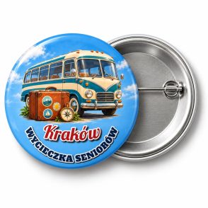 Przypinka Wycieczka Seniorów: kolorowa przypinka na Dzień Seniora z napisem WYCIECZKA SENIORÓW oraz polem cel wycieczki (np. Kraków) – przód i aluminiowy tył z agrafką