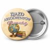 Przypinka Zjazd Absolwentów Globus: przypinka na spotkanie klasowe z napisem Zjazd absolwentów oraz polem nazwa szkoły (np. Nazwa szkoły) – przód i aluminiowy tył z agrafką