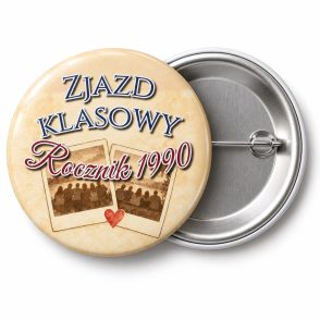 Przypinka Zjazd Klasowy Polaroidy: przypinka na spotkanie klasowe z napisem Zjazd klasowy oraz polem rocznik (np. Rocznik 1990) – przód i aluminiowy tył z agrafką